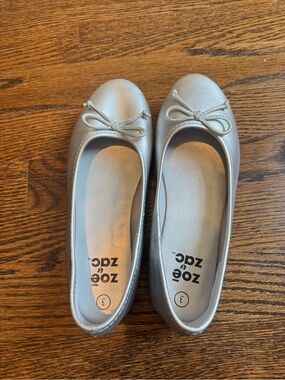 Zoe & Zac Silver Girls' Ballet Flats